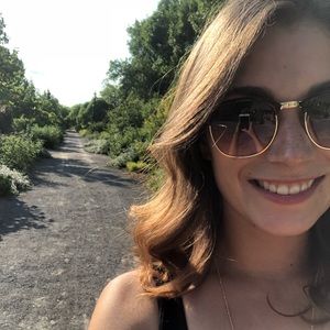 Meet your Posher, Stephanie